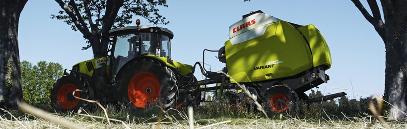 CLAAS Variant 480 at work