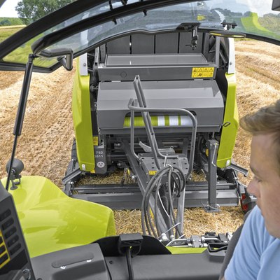 CLAAS Variant 480 Pickup