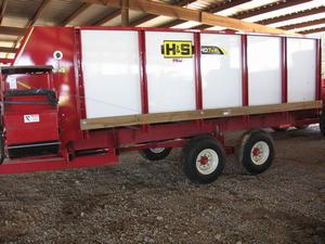 New        H&S 7PLUS 4 FEEDER BOX